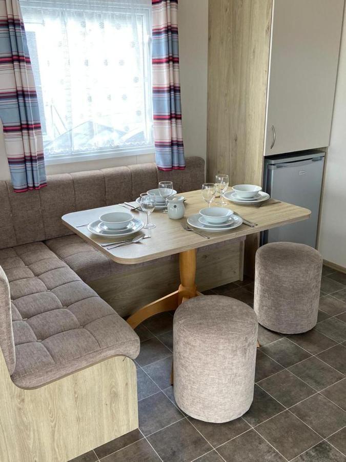 Lizard ,Mullion Holiday Caravan Exterior photo